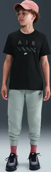 Футболка підліткова Nike AIR чорна HV5191-010