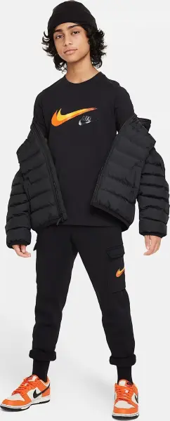 Футболка підліткова Nike SPORTSWEAR чорна FZ4714-010