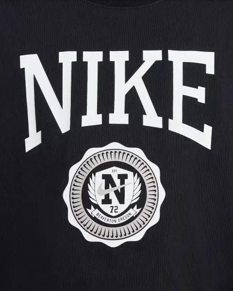 Футболка подростковая Nike SPORTSWEAR черная HM6303-010