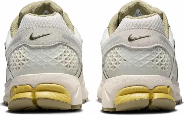 Кросівки Nike ZOOM VOMERO 5 молочно-оливкові FV0397-001