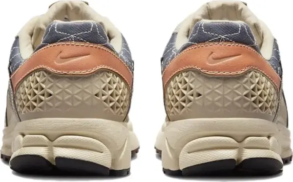 Кроссовки Nike ZOOM VOMERO 5 светло-коричнево-оранжево-серые FZ5051-121