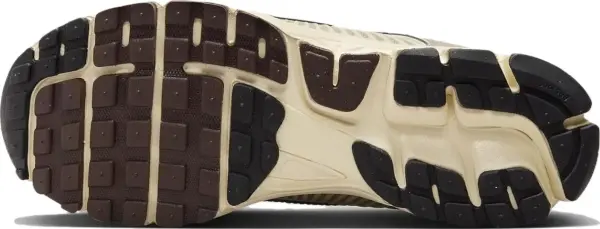 Кроссовки Nike ZOOM VOMERO 5 светло-коричнево-оранжево-серые FZ5051-121