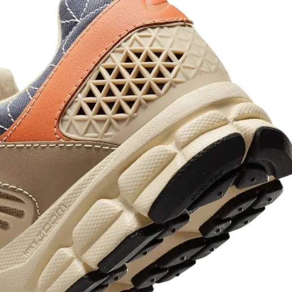 Кроссовки Nike ZOOM VOMERO 5 светло-коричнево-оранжево-серые FZ5051-121