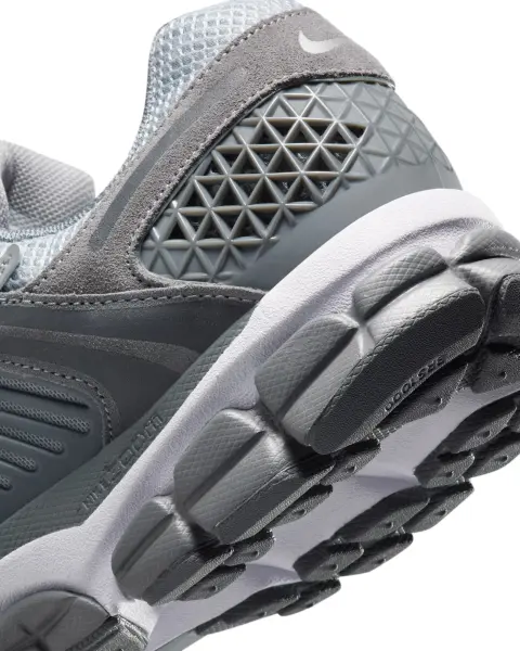 Кросівки Nike ZOOM VOMERO 5 сіро-білі HF1553-003