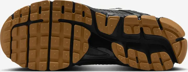 Кросівки Nike ZOOM VOMERO 5 чорні IB4005-010