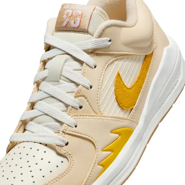 Кросівки жіночі Nike JORDAN STADIUM 90 бежево-жовті FN0584-200