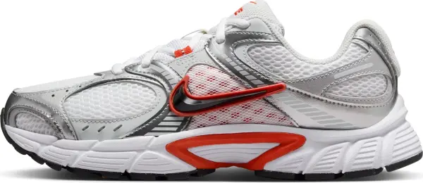 Кросівки жіночі Nike V5 RNR біло-срібно-помаранчеві HQ7901-100