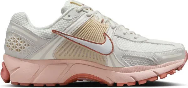 Кросівки жіночі Nike ZOOM VOMERO 5 біло-бежево-коралові FJ2028-002