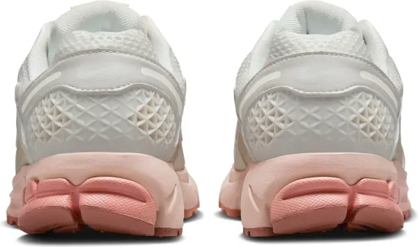 Кросівки жіночі Nike ZOOM VOMERO 5 біло-бежево-коралові FJ2028-002