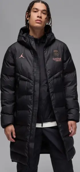 Куртка Nike PARIS SAINT-GERMAIN STRIKE WINDRUNNER PRIMALOFT черная FV3550-011