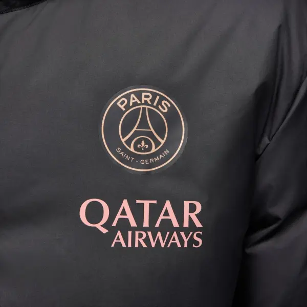 Куртка Nike PARIS SAINT-GERMAIN STRIKE WINDRUNNER PRIMALOFT черная FV3550-011