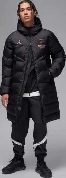 Куртка Nike PARIS SAINT-GERMAIN STRIKE WINDRUNNER PRIMALOFT черная FV3550-011