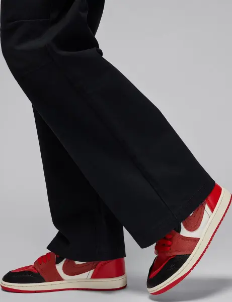 Спортивні штани жіночі Nike JORDAN CHICAGO чорні FV7098-010