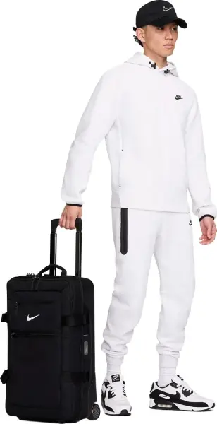 Сумка на колесах Nike FIFTYONE49 CABIN ROLLER 41L черная PBZ277-011