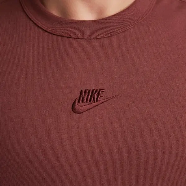 Футболка Nike SPORTSWEAR PREMIUM ESSENTIALS бордовая DO7392-231