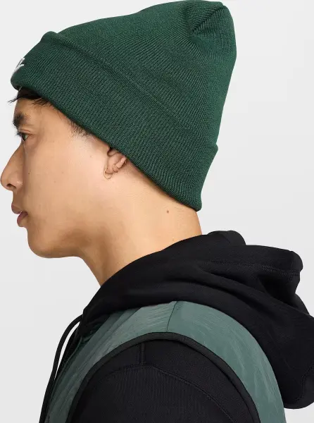 Шапка Nike PEAK FUTURA BEANIE темно-зеленая HF0186-323