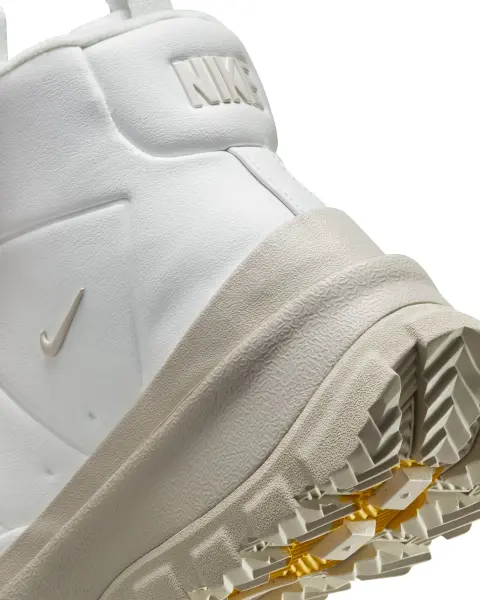 Ботинки женские Nike BLAZER ROAM MID WINTERIZED бело-бежевые FQ9065-100