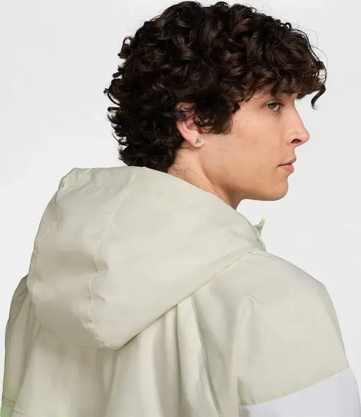 Ветровка Nike SPORTSWEAR WINDRUNNER HOODED JACKET салатово-бежево-белая DA0001-701