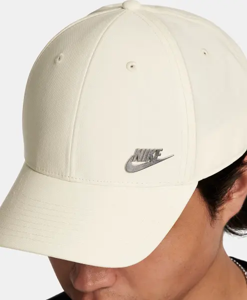 Кепка Nike DRI-FIT CLUB STRUCTURED METAL LOGO кремовая FB5371-113