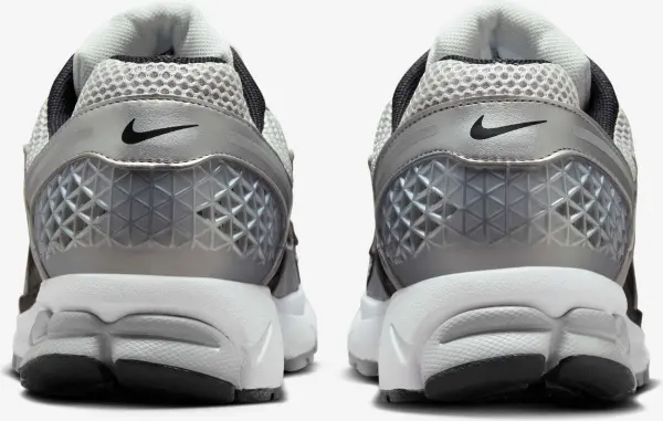 Кросівки Nike ZOOM VOMERO 5 біло-чорно-срібні FJ4151-004