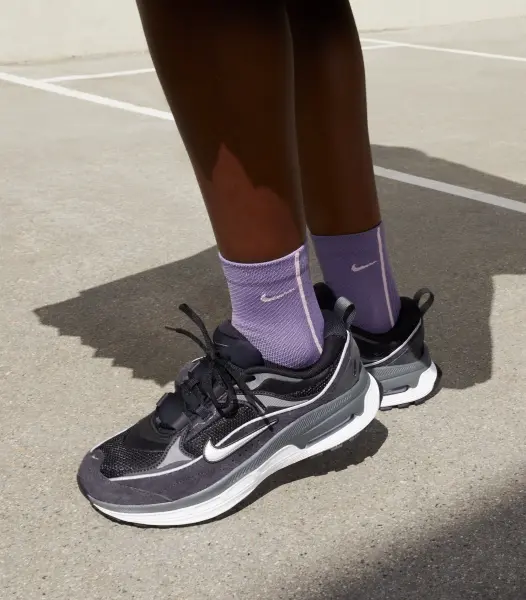Кросівки жіночі Nike AIR MAX BLISS чорно-срібні DZ6754-002