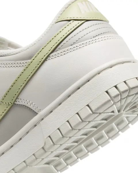 Кросівки жіночі Nike DUNK LOW кремові IB3484-001