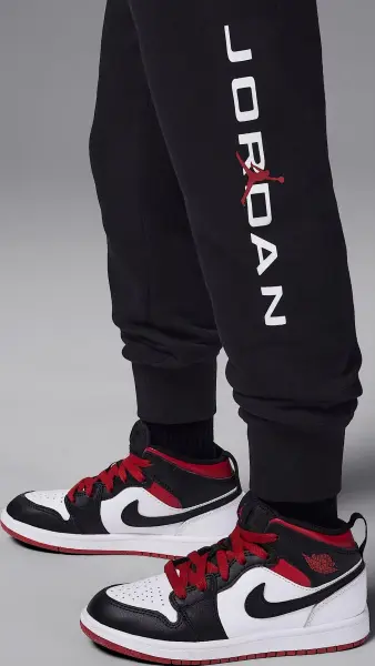 Спортивний костюм дитячий Nike JORDAN BASELINE чорний 85D675-023