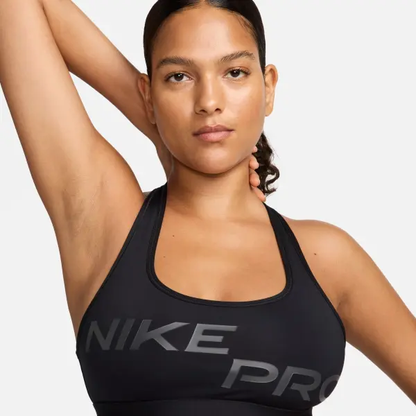 Топ женский Nike PRO SWOOSH LIGHT SUPPORT черный FN2749-010