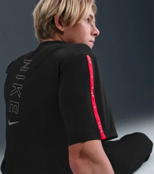 Футболка Nike DRI-FIT черно-красная IH4288-010