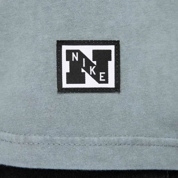 Футболка Nike GYM CULTURE сіра HJ3626-084