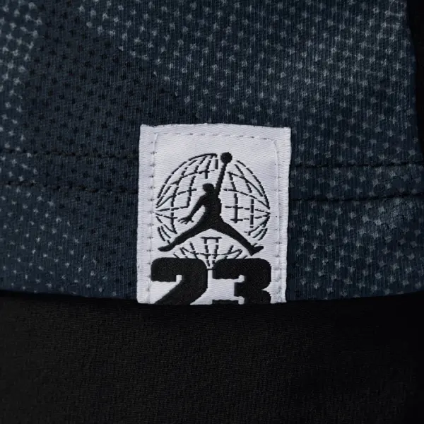 Футболка підліткова Nike JORDAN ROADTRIP X-RAY чорна 95D729-023