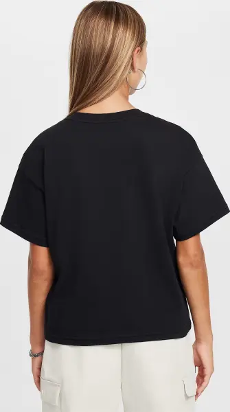 Футболка підліткова Nike SPORTSWEAR ESSENTIAL чорна FZ5559-010