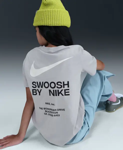 Футболка підліткова Nike SPORTSWEAR сіра IH5202-077