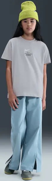 Футболка підліткова Nike SPORTSWEAR сіра IH5202-077