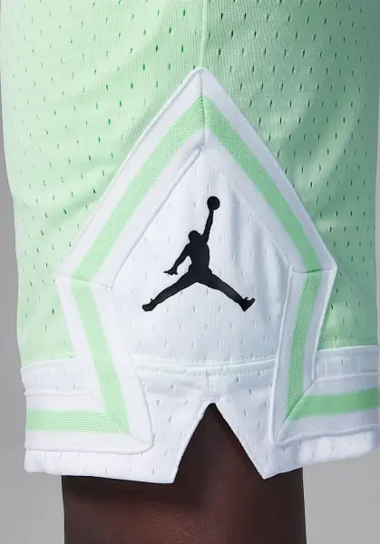 Шорти підліткові Nike JORDAN SPORT DRI-FIT DIAMOND салатово-білі 95D313-E2E