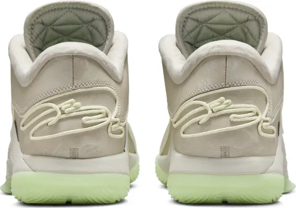 Кросівки баскетбольні Nike LEBRON XXII бежево-лаймові FZ1094-002