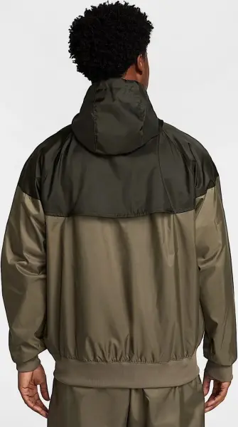 Ветровка Nike SPORTSWEAR WINDRUNNER HOODED JACKET оливковая DA0001-222