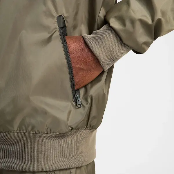 Ветровка Nike SPORTSWEAR WINDRUNNER HOODED JACKET оливковая DA0001-222
