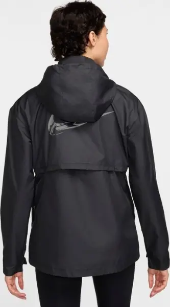 Вітровка для бігу жіноча Nike FAST REPEL RUNNING чорна FZ4852-010