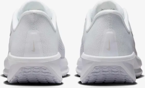 Кроссовки беговые женские Nike QUEST 6 белые FD6034-106