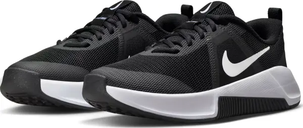 Кроссовки для тренировок женские Nike MC TRAINER 3 черно-белые FQ1830-001