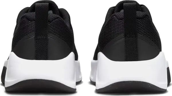 Кроссовки для тренировок женские Nike MC TRAINER 3 черно-белые FQ1830-001