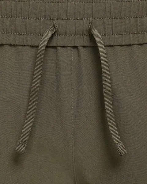Спортивные штаны подростковые Nike SPORTSWEAR CITY UTILITY CARGO оливковые FZ4904-222