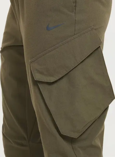 Спортивные штаны подростковые Nike SPORTSWEAR CITY UTILITY CARGO оливковые FZ4904-222