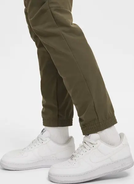 Спортивные штаны подростковые Nike SPORTSWEAR CITY UTILITY CARGO оливковые FZ4904-222