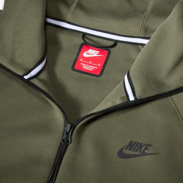 Спортивный костюм Nike SPORTSWEAR TECH FLEECE бежево-оливковый FB7921-276__FB8002-276