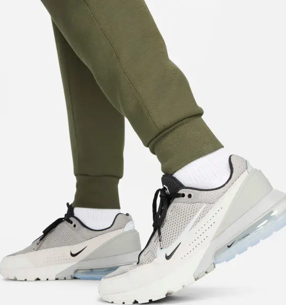 Спортивний костюм Nike SPORTSWEAR TECH FLEECE оливковий FB7921-222__FB8002-222