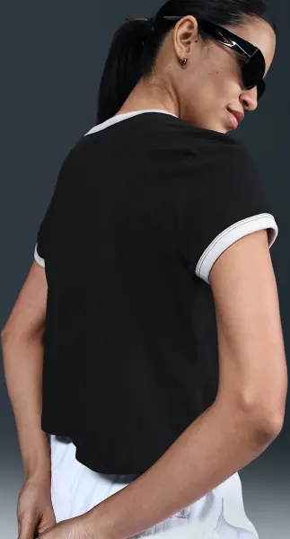 Футболка женская Nike SPORTSWEAR GRAPHIC RINGER черно-белая IF4072-010