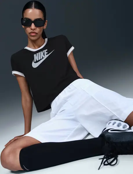 Футболка женская Nike SPORTSWEAR GRAPHIC RINGER черно-белая IF4072-010