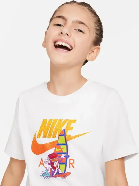 Футболка подростковая Nike SPORTSWEAR TEE BOXY белая FV5346-100